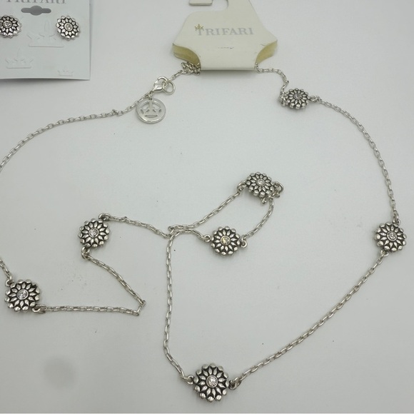 NWT Trifari Silver Tone Flower Station Necklace & Matching Stud Earrings Sets - Picture 6 of 10